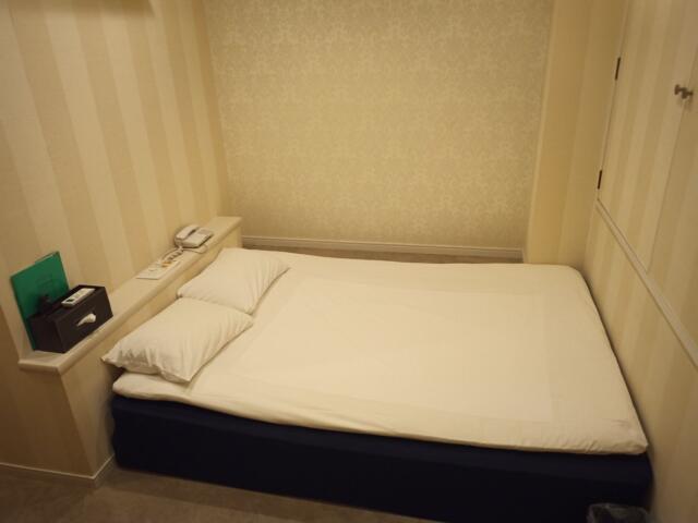 Hotel totolo（トトロ）(豊島区/ラブホテル)の写真『203号室 ベッド』by タンスにゴンゴン