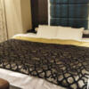 HOTEL GRANSKY（グランスカイ）(墨田区/ラブホテル)の写真『305号室 ベッド周辺（４）』by 午前３時のティッシュタイム