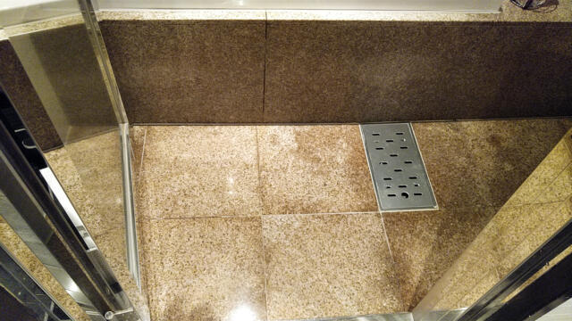 HOTEL GRANSKY（グランスカイ）(墨田区/ラブホテル)の写真『305号室 バスルーム洗い場（２）』by 午前３時のティッシュタイム