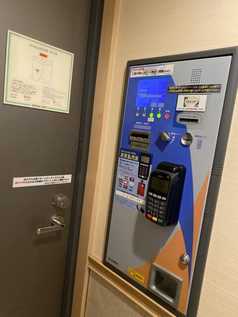 エンペラータワー石庭(新宿区/ラブホテル)の写真『802号室、自動精算機　カード使えます』by トマトなす