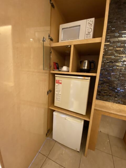 エンペラータワー石庭(新宿区/ラブホテル)の写真『802号室、1番下が持ち込み用の冷蔵庫です』by トマトなす