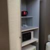 ホテル COLORE（コローレ）(墨田区/ラブホテル)の写真『302号室、キャビネット（電子レンジと持ち込み用冷蔵庫）』by Sparkle