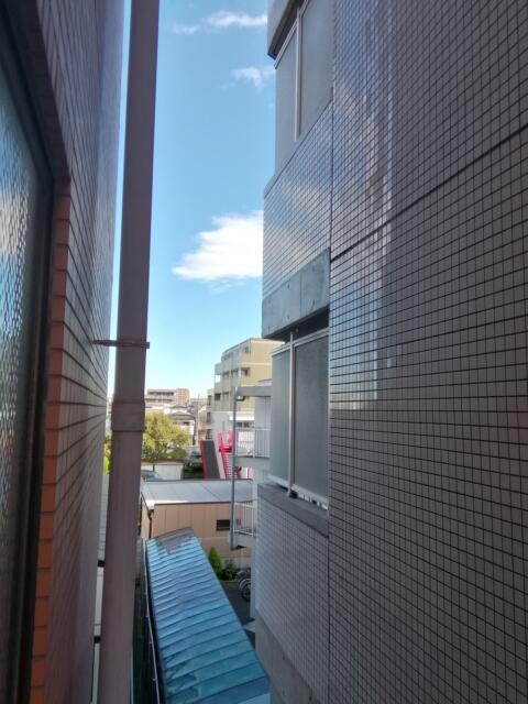 WILL BAY CITY KASAI（ウィルベイシティ葛西店)(江戸川区/ラブホテル)の写真『303号室、窓からのビュー北側。(23,11)』by キジ