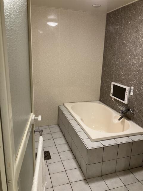 HOTEL GRANDE(川口市/ラブホテル)の写真『206号室 浴室（１）』by サトナカ