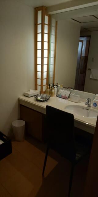HOTEL BALS RESORT&SPA(川口市/ラブホテル)の写真『304号室のドレッサーです、シンプルではあるが清潔しかも鏡が大きく、ワイドです』by ヒロくん!