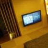 HOTEL BALS RESORT&SPA(川口市/ラブホテル)の写真『304号室のベッドスペースから、テレビ画面と入口付近の画像です、和調整の雰囲気で落ち着いてます。』by ヒロくん!