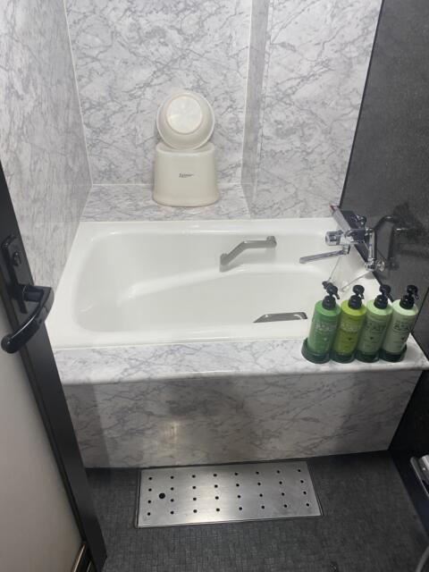 HOTEL Bless（ブレス)(新宿区/ラブホテル)の写真『303号室　浴室』by たんげ8008