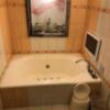 グランドファイン京都南(京都市伏見区/ラブホテル)の写真『206号室　浴室。洗い場もじゅうぶんな広さがあります。シャワーヘッドはホテル自慢のものです。』by くんにお