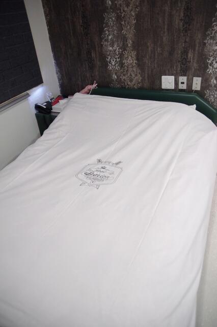 HOTEL ストーリー(台東区/ラブホテル)の写真『401号室　ベッド』by マーケンワン