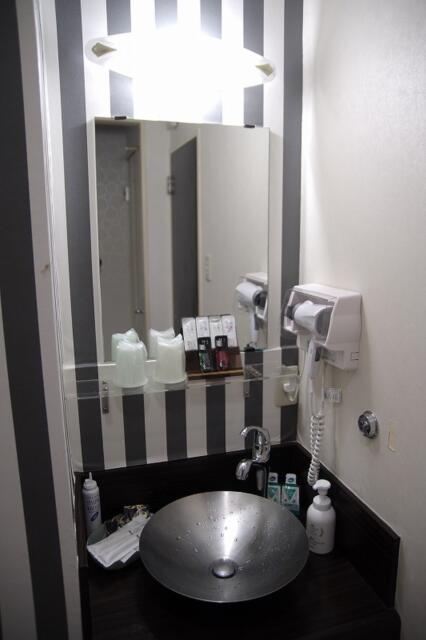 HOTEL ストーリー(台東区/ラブホテル)の写真『401号室　洗面台』by マーケンワン