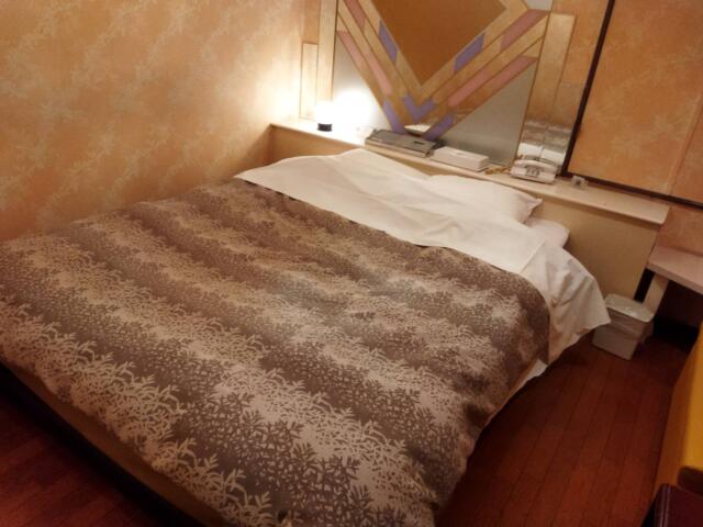 ホテル ワールド(豊島区/ラブホテル)の写真『305号室 ベッド』by Scofield