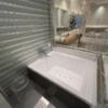 HOTEL Blanche（ブランシュ）(渋谷区/ラブホテル)の写真『101号室　浴槽　スケルトンで部屋が見える』by INA69