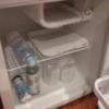 ホテル　シュガー(台東区/ラブホテル)の写真『111号室、持ち込み用冷蔵庫の中身(無料飲料水)』by Sparkle