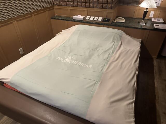 HOTEL The AMERICAN(アメリカン)(江戸川区/ラブホテル)の写真『205号室、ベッド』by ネコシ