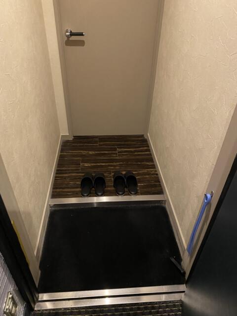 HOTEL CORE 池袋(豊島区/ラブホテル)の写真『405号室(玄関から)』by こねほ