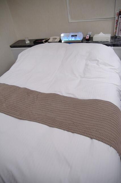 HOTEL IKOI(イコイ)(川口市/ラブホテル)の写真『108号室　ベッド』by マーケンワン