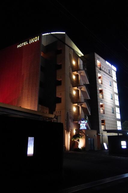 HOTEL IKOI(イコイ)(川口市/ラブホテル)の写真『夜の外観①』by マーケンワン