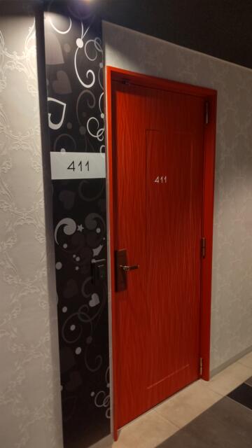 HOTEL ELDIA(エルディア) 町田店(横浜市旭区/ラブホテル)の写真『411号室、玄関です。(23,11)』by キジ