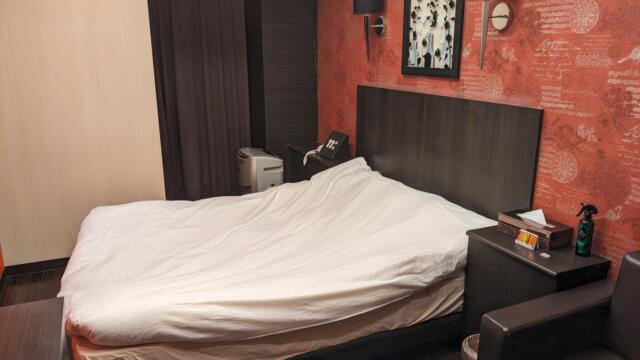 ホテル ピュア・アジアン(墨田区/ラブホテル)の写真『402号室、ベッド』by 爽やかエロリーマン