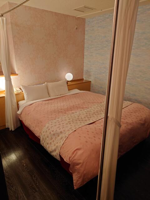 ホテル パルティノン(川崎市川崎区/ラブホテル)の写真『1002号室　ベッド』by 午後の紅茶★無糖