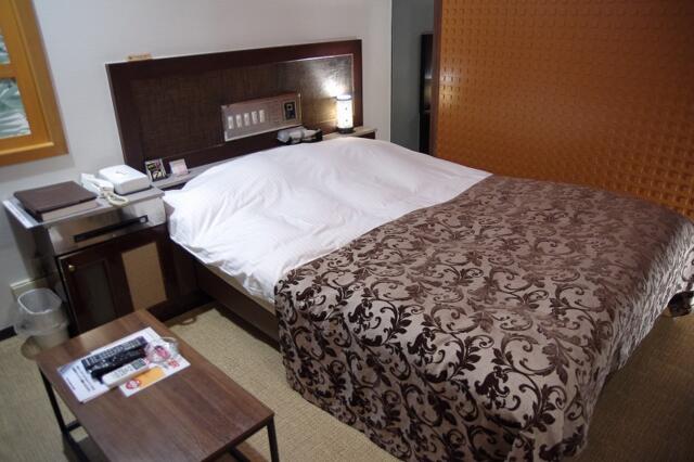 マナ・ハウス(蕨市/ラブホテル)の写真『207号室　ベッド』by マーケンワン