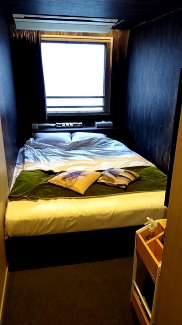 FABULOUS(ファビュラス)(立川市/ラブホテル)の写真『503号室（ベッド。カーテン全開）』by ＪＷ