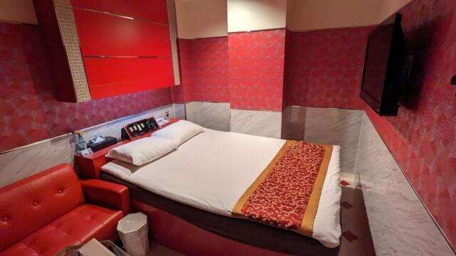HOTEL ONYX（オニキス）(渋谷区/ラブホテル)の写真『204号室、ベッド』by 爽やかエロリーマン