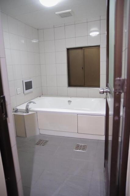 ホテル アテネ(柏市/ラブホテル)の写真『511号室　浴室』by マーケンワン