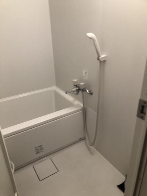 P's Resort Lily（P's Resort別館）(豊島区/ラブホテル)の写真『101号室　浴室　小さいですがきれいです』by くんにお