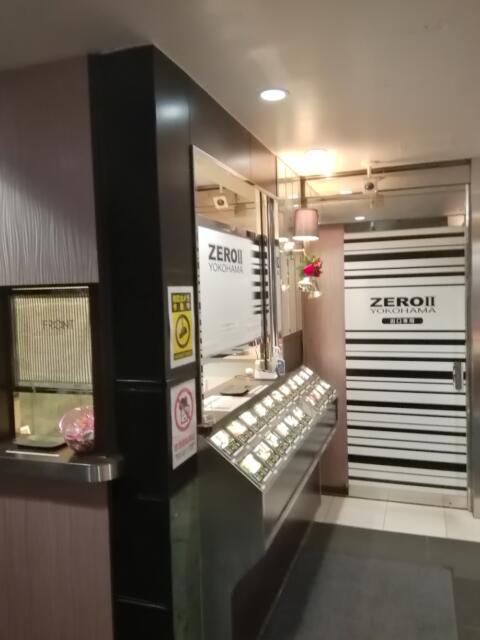 HOTEL ZEROⅡ YOKOHAMA(横浜市神奈川区/ラブホテル)の写真『受付と下にパネルがあります。(23,12)』by キジ