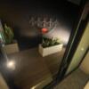 HOTEL SENSE(センス)(新宿区/ラブホテル)の写真『301号室　浴室　浴室の窓を開けると1坪ほどの坪庭があります』by ぴろりん