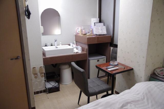 ホテルたかしま(荒川区/ラブホテル)の写真『201号室　リビングエリア』by マーケンワン