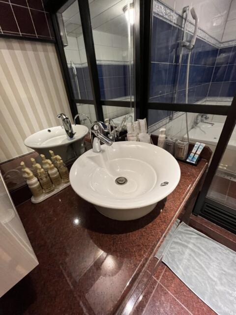 HOTEL Perrier(ペリエ)(新宿区/ラブホテル)の写真『203号室　洗面台』by ま〜も〜る〜