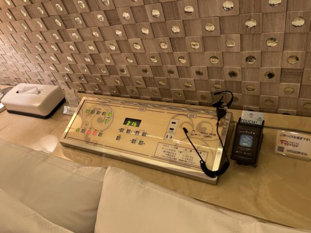 HOTEL Perrier(ペリエ)(新宿区/ラブホテル)の写真『203号室　ベットヘッド』by ま〜も〜る〜