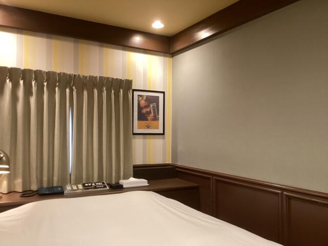 ホテル1987(新宿区/ラブホテル)の写真『306号室 ソファから見た室内』by ACB48