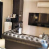 HOTEL GRANSKY（グランスカイ）(墨田区/ラブホテル)の写真『505号室 ベッド周辺（１）』by 午前３時のティッシュタイム