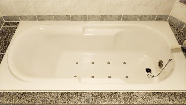 HOTEL SARA sweet（サラスイート）(墨田区/ラブホテル)の写真『601号室 バスルーム浴槽』by 午前３時のティッシュタイム