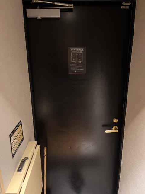 ロータス 渋谷(渋谷区/ラブホテル)の写真『603号室　玄関』by INA69