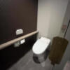 BAMBOO GARDEN(墨田区/ラブホテル)の写真『505号室　玄関入ってすぐのトイレ』by INA69