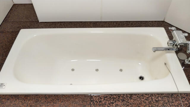 ホテル COLORE（コローレ）(墨田区/ラブホテル)の写真『602号室 バスルーム浴槽』by 午前３時のティッシュタイム