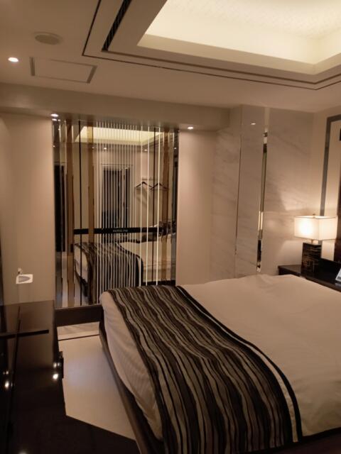 ホテル パル新宿店(新宿区/ラブホテル)の写真『203号室、ベッド』by iwo