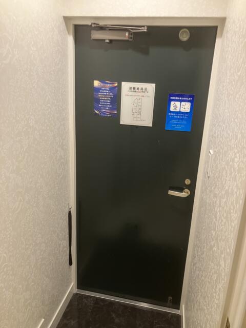 モンリーヴ(川口市/ラブホテル)の写真『503号室　入り方のドア』by hireidenton
