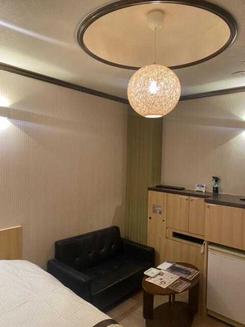 Hotel White City 23(渋谷区/ラブホテル)の写真『301号室(左手前から)』by こねほ