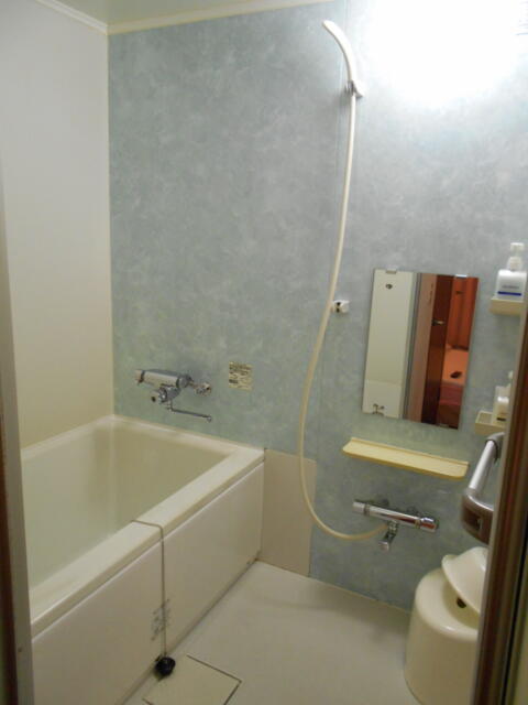 ホテルシティ(立川市/ラブホテル)の写真『302号室、バスルーム』by もんが～