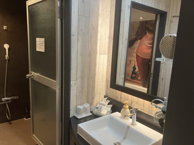 HOTEL CROSS原鶴乃湯(クロスハラヅルノユ)(朝倉市/ラブホテル)の写真『210号室　洗面台』by hane