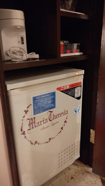 マリア・テレジア難波店(大阪市/ラブホテル)の写真『702号室、有料冷蔵庫』by Sparkle