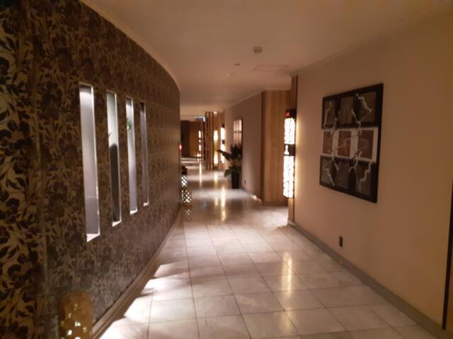 HOTEL GRAN (グラン)(さいたま市緑区/ラブホテル)の写真『3階の廊下』by 春風拳