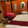 ホテル J-MEX(ジェイメックス)(新宿区/ラブホテル)の写真『302号室のベッドスペース、二人掛けのソファーもあり広々としていて閉鎖感は皆無です』by ヒロくん!