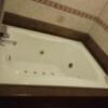 ホテル J-MEX(ジェイメックス)(新宿区/ラブホテル)の写真『302号室の浴室、湯船が大きく２人でも余裕で入れ、女の子もニコニコです』by ヒロくん!