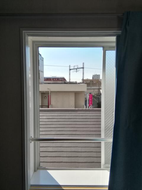 HOTEL WILL BASE浦安(浦安市/ラブホテル)の写真『303号室、部屋南側の窓からの景色です。(24,1)』by キジ